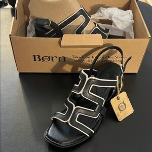 Born Women’s sandals size 7M new with tags